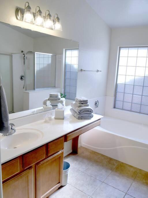 Bright & Fresh Oasis Near Goodyear Ballpark Exterior foto